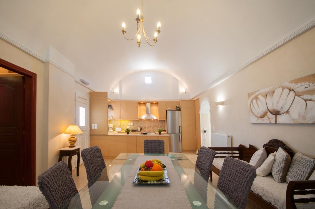 Veldi Art - Kamari Beach Apartment Тира Экстерьер фото