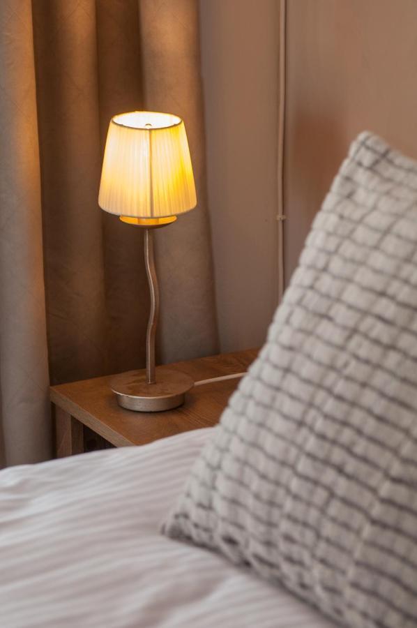 Veldi Art - Kamari Beach Apartment Тира Экстерьер фото