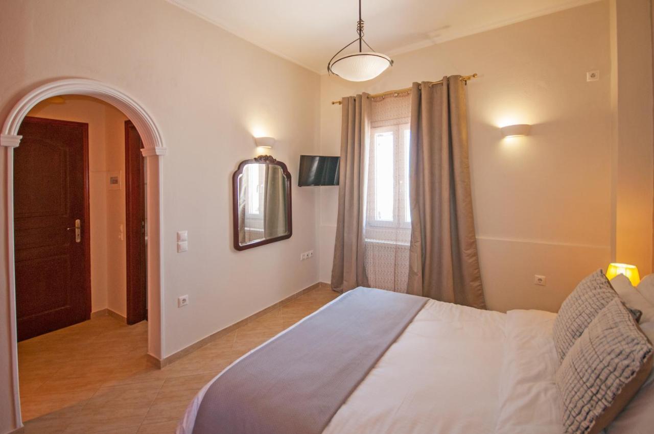 Veldi Art - Kamari Beach Apartment Тира Экстерьер фото