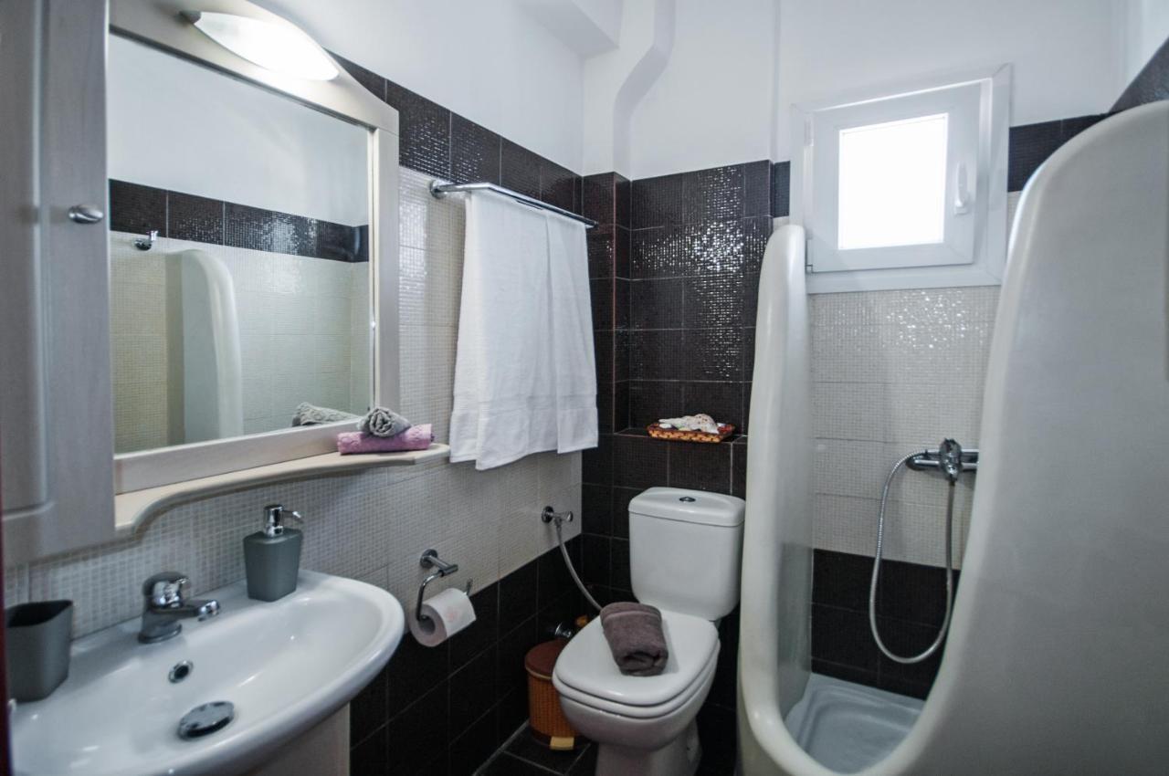 Veldi Art - Kamari Beach Apartment Тира Экстерьер фото